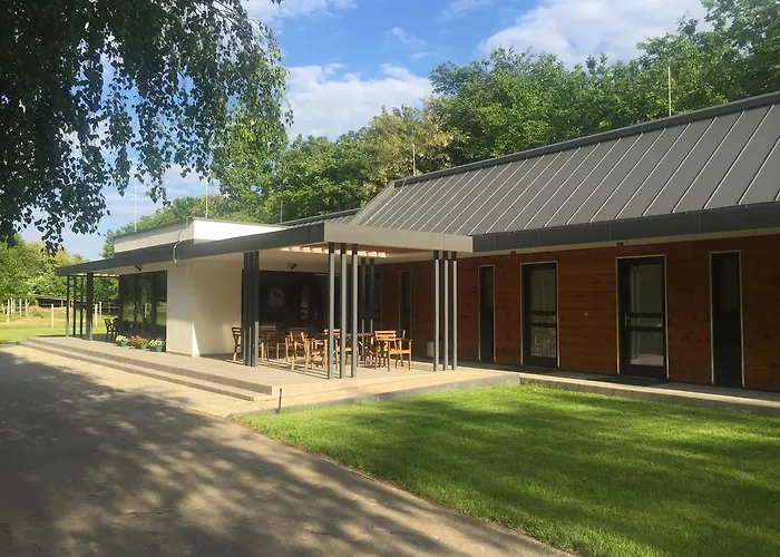 Mohácsi Wellness és Lovasklub Mohács